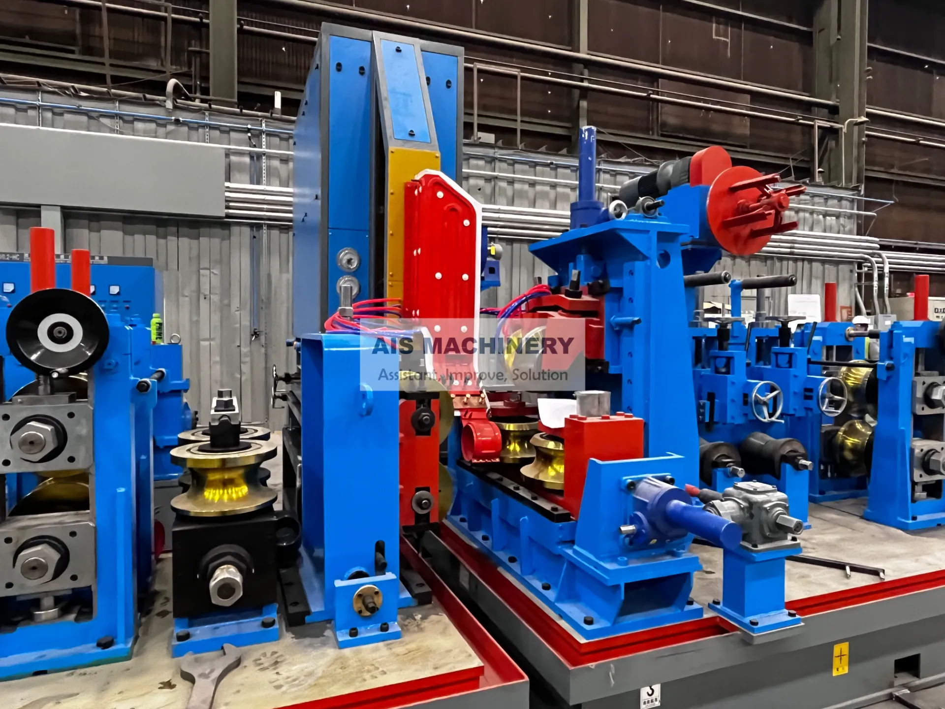 machine to weld the pipe seam